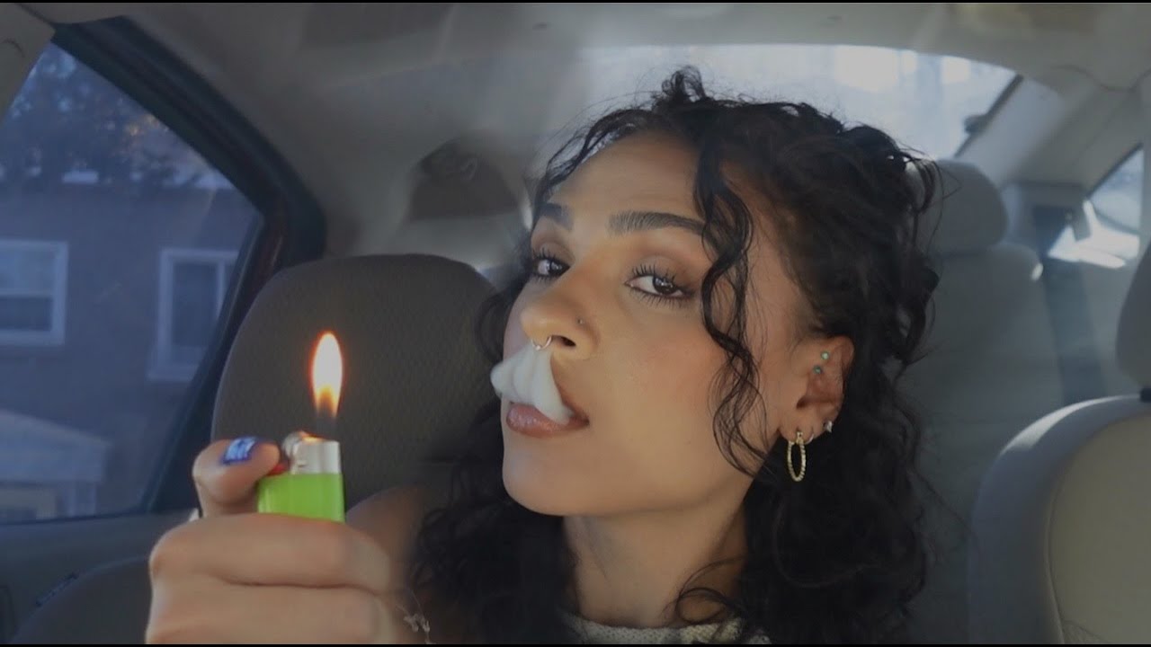hotbox session 🍃💨 *My first time smoking weed*