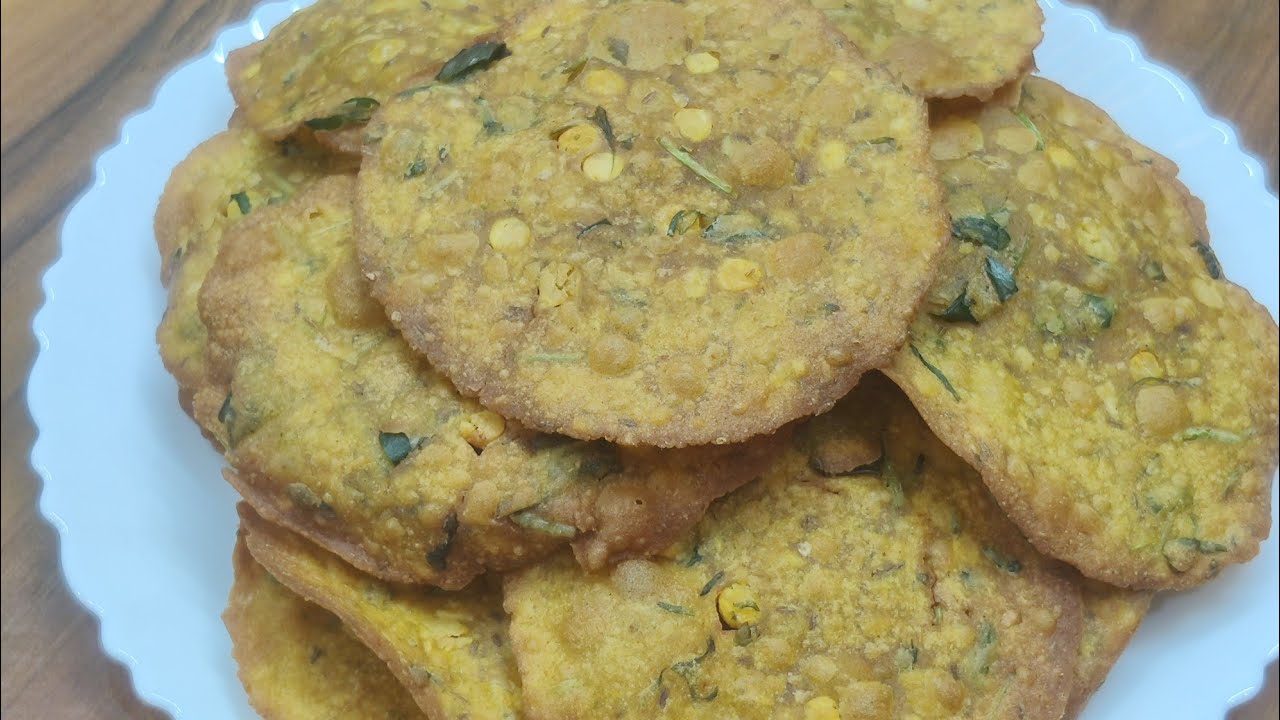 Sankranti special pachi karam garelu 😋  సంక్రాంతి స్పెషల్ పచ్చి కారం గారెలు #food# tastey# spices