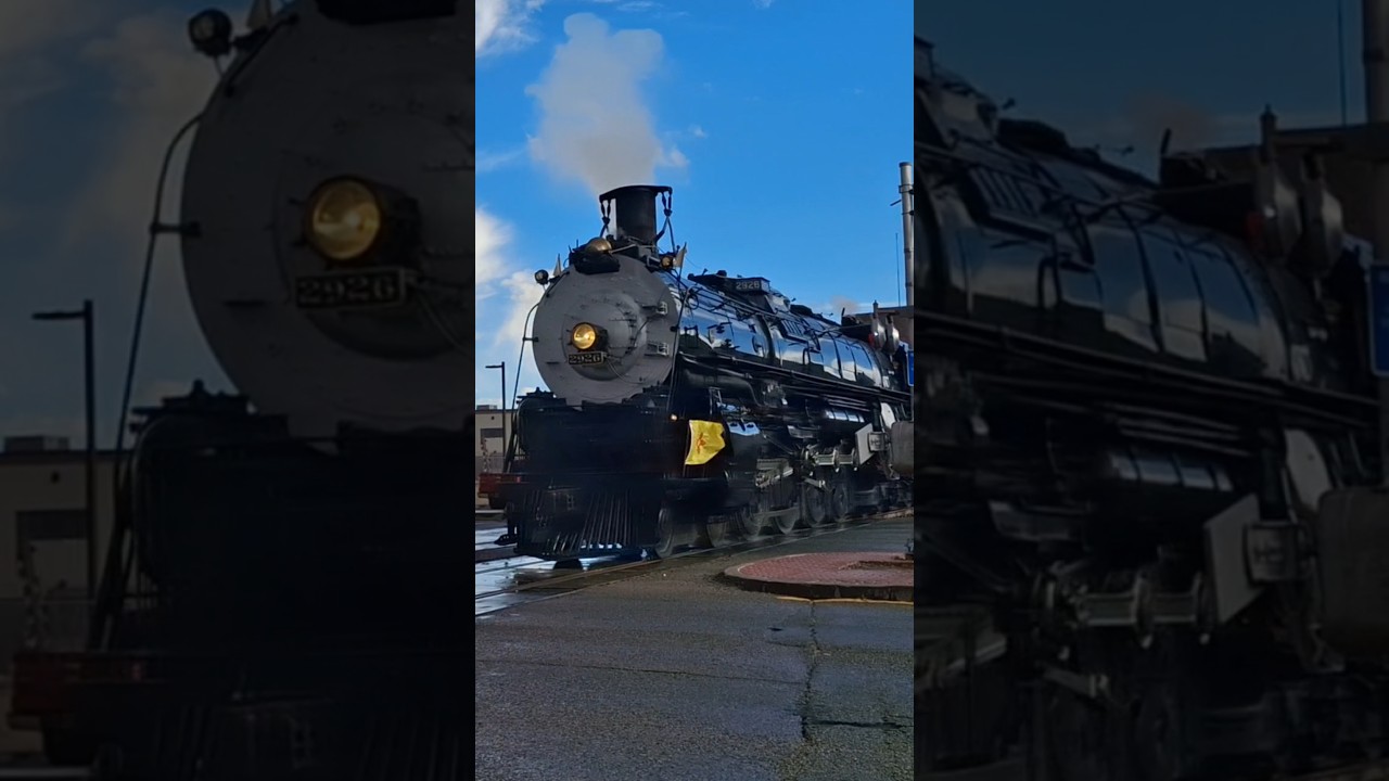 ATSF 2926 Rolling past Down Town Albuquerque! 
