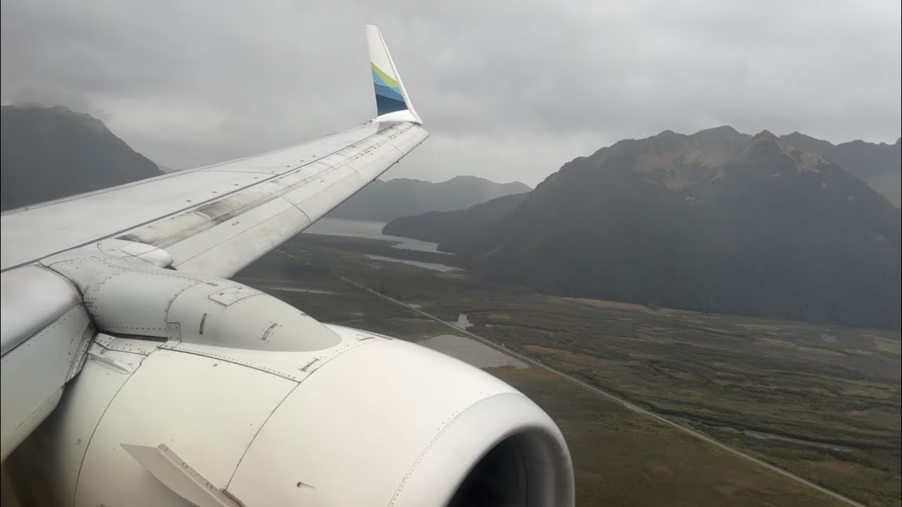 Alaska Boeing 737-700 (still) Rainy Landing Cordova Mudhole Smith Airport (PACV)