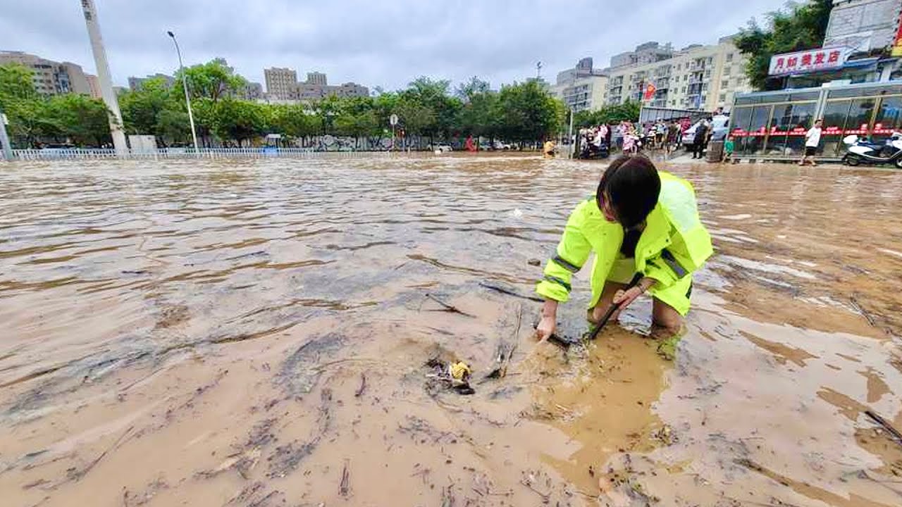 Transform Your Flooded Street Drain Unclogging Tips