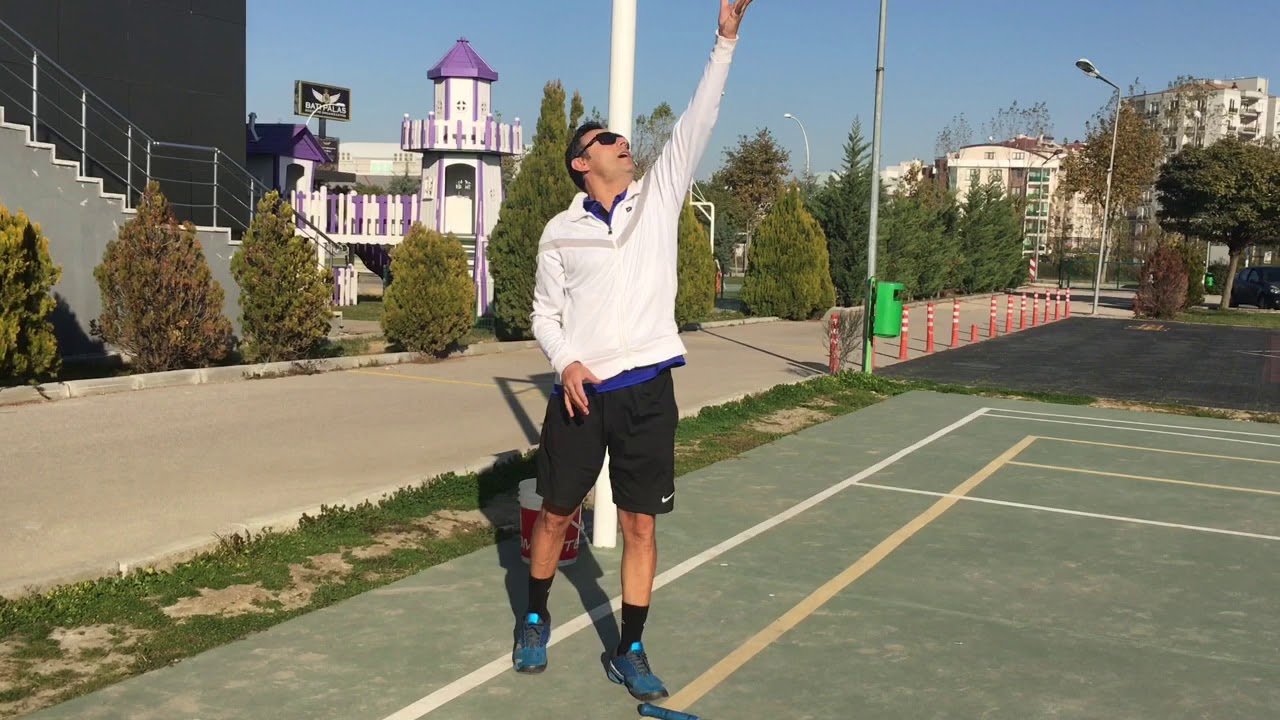 TENİSTE SERVİS NASIL ATILIR