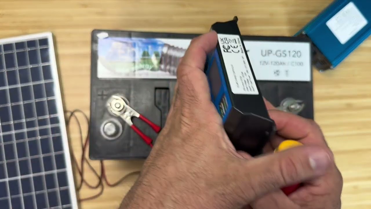 Kit solar de emergencia con el controlador solar PWM azul