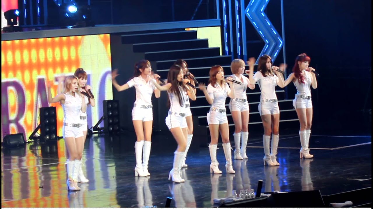 [Fancam]120702 KPOP Nation In Macau SNSD - HOOT