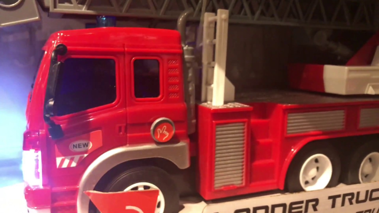 Cracker Barrel 🇺🇸. All the toys on sale with fire engines 🚒