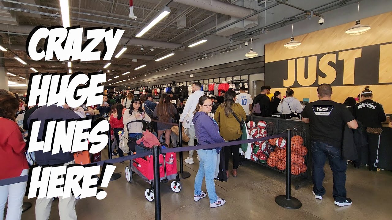 Insane Lines @ This Nike Outlet! & Got Exactly What I Needed.... Kinda