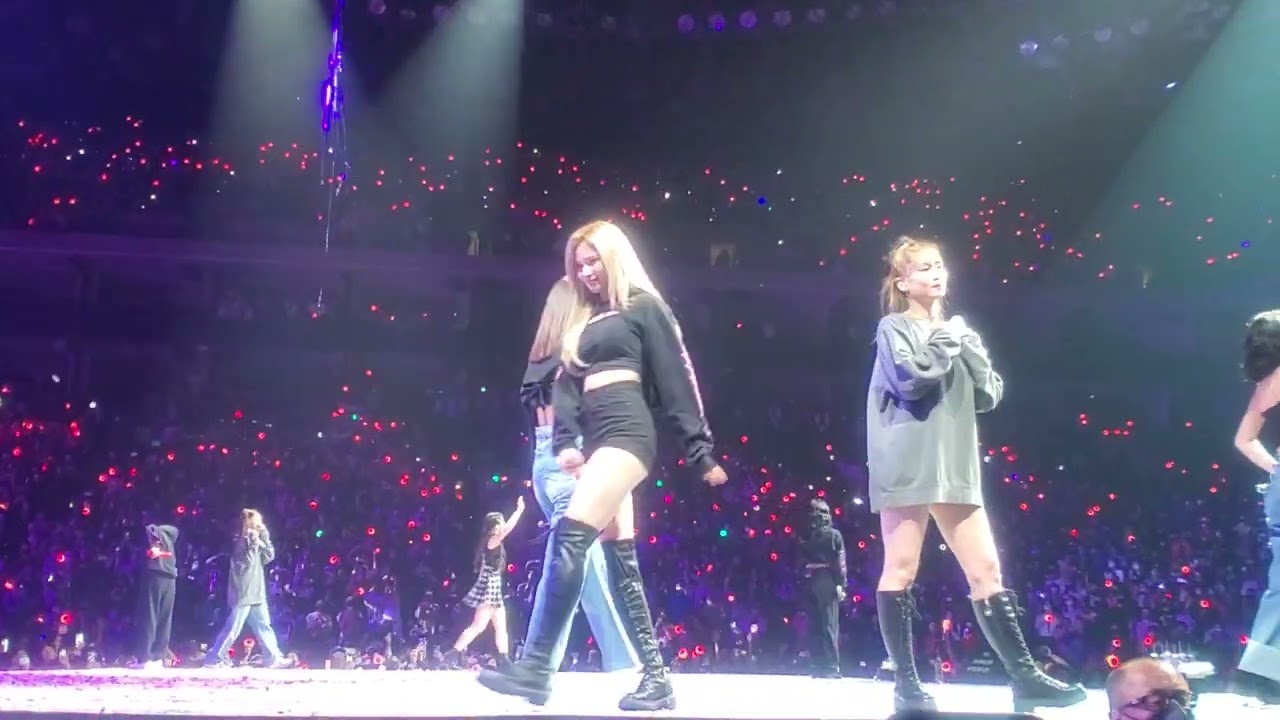 TWICE (트와이스)- 4th World Tour III. Oakland, CA. 