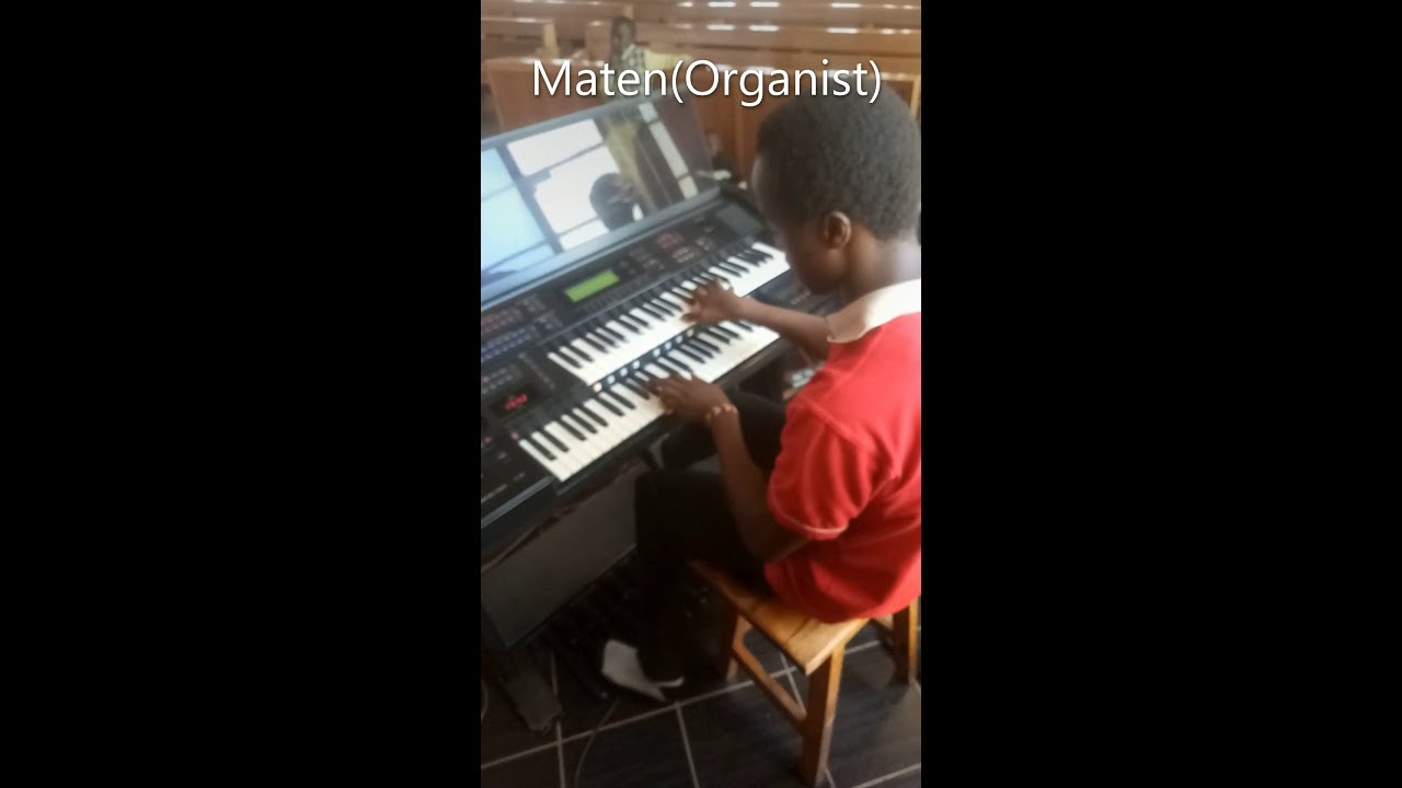 My first time to see piano... see what happened