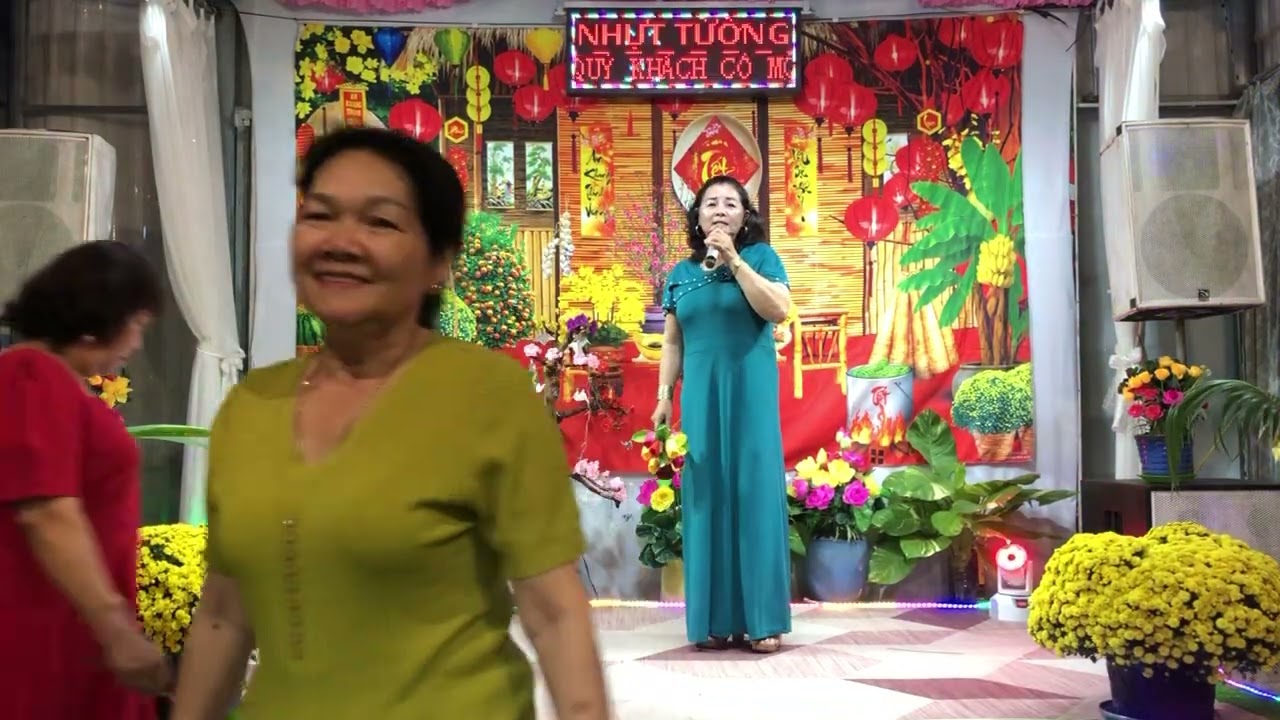 Áo Cá Đợi Chờ TB: Kim Phụng 