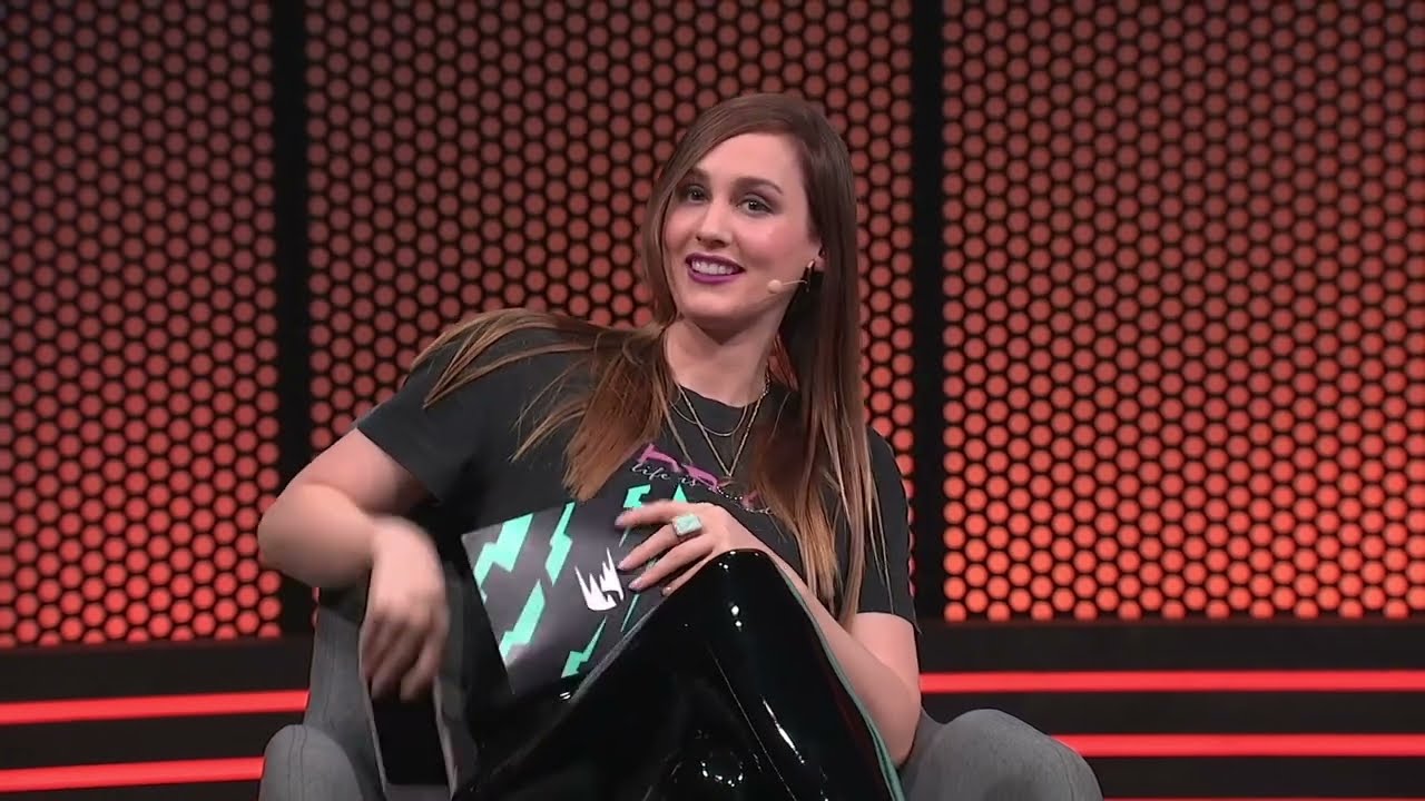 gamer girl wears vinyl pants
