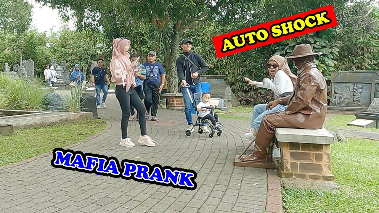 PEREMPUAN ITU KAGET BANGET SETELAH MELIHAT PATUNG HIDUP, LIVING STATUE PRANK, HUMAN STATUE PRANK