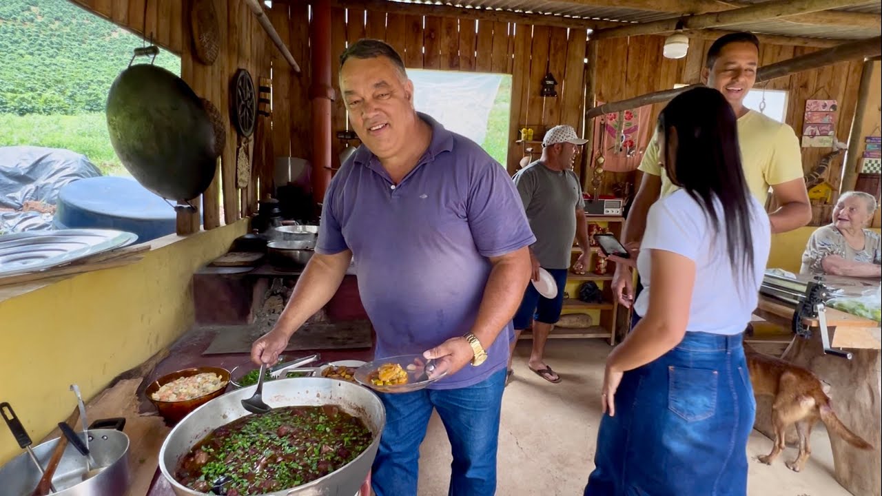 A TERCEIRA FEIJOADA NA ROÇA! IRMÃO ONOFRE CHEGOU E O FOGÃO A LENHA NÃO PAROU 🔥