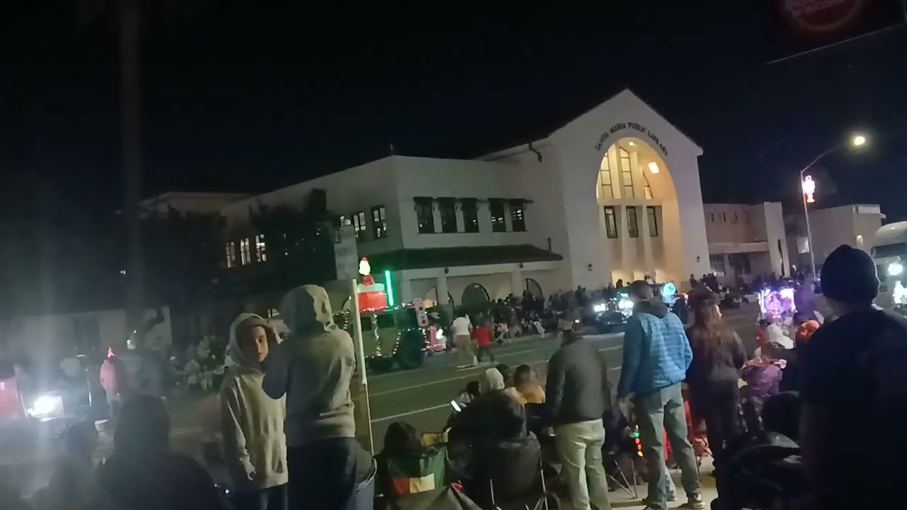 DESFILE navideño🤶🎄🎅 En santa maria california 