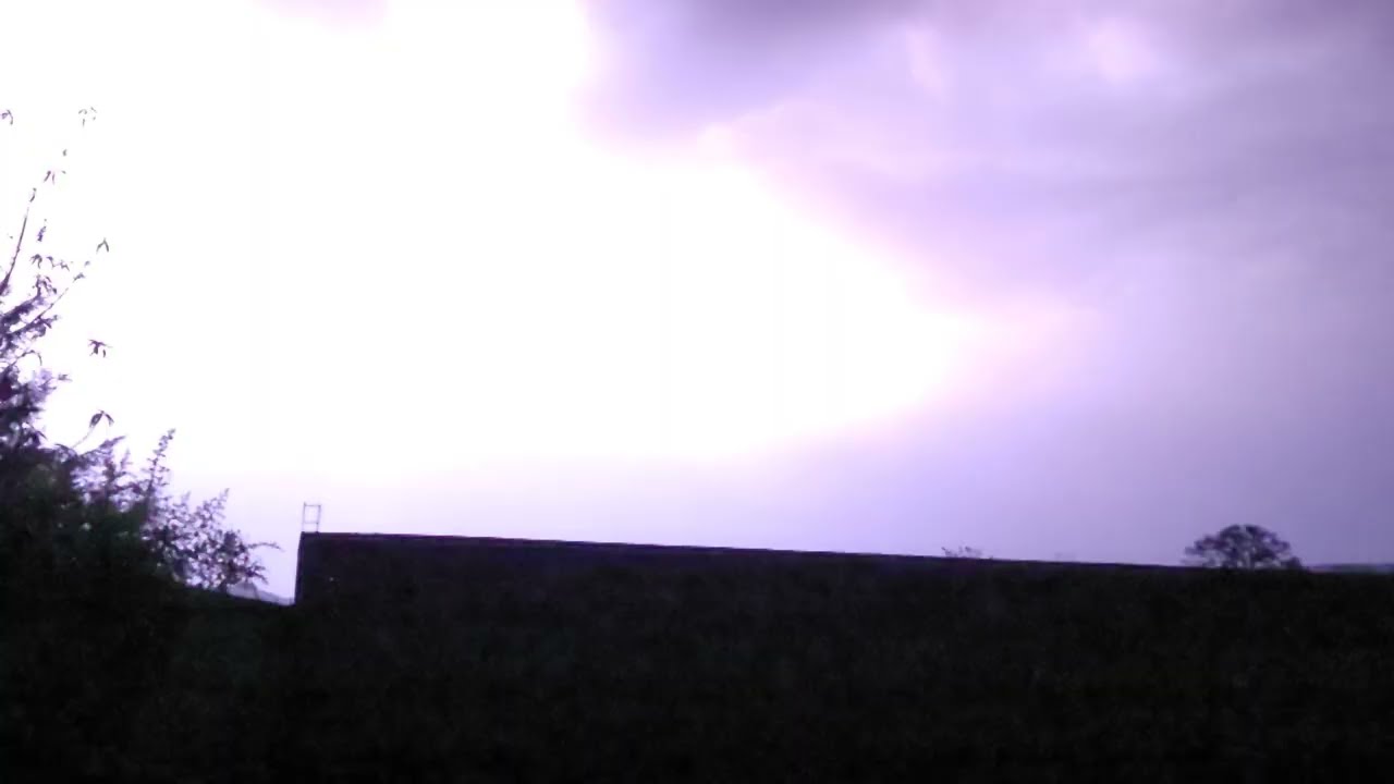 Thunderstorm with very loud thunder in Michoacán México April 5, 2021