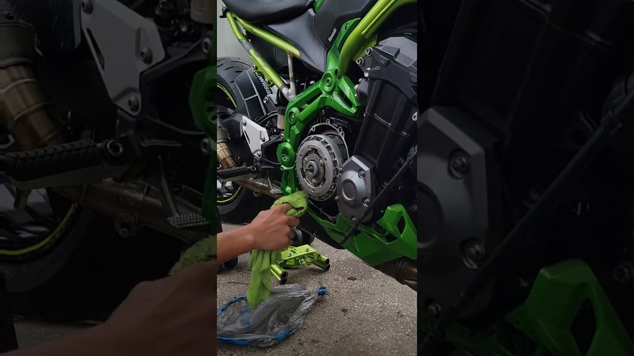 Kawasaki Z900 | Project | Part IV | Clutch Cover replacement 