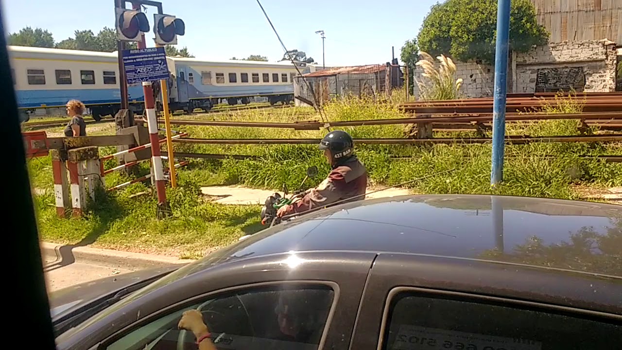 Tren CNR CKD8 0009 haciendo maniobras en la estación Ferroautomotora de Mar Del Plata