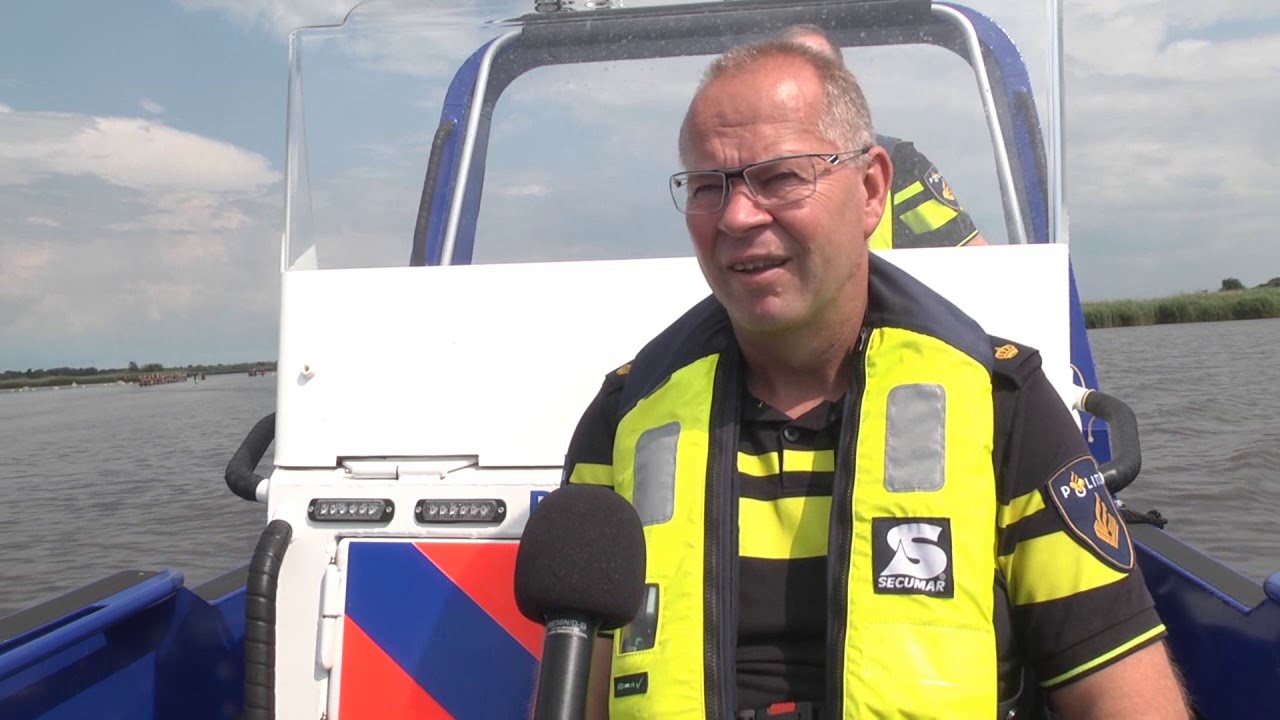 Reportage: Dienst mee met de waterpolitie op het Oldambtmeer (Video)