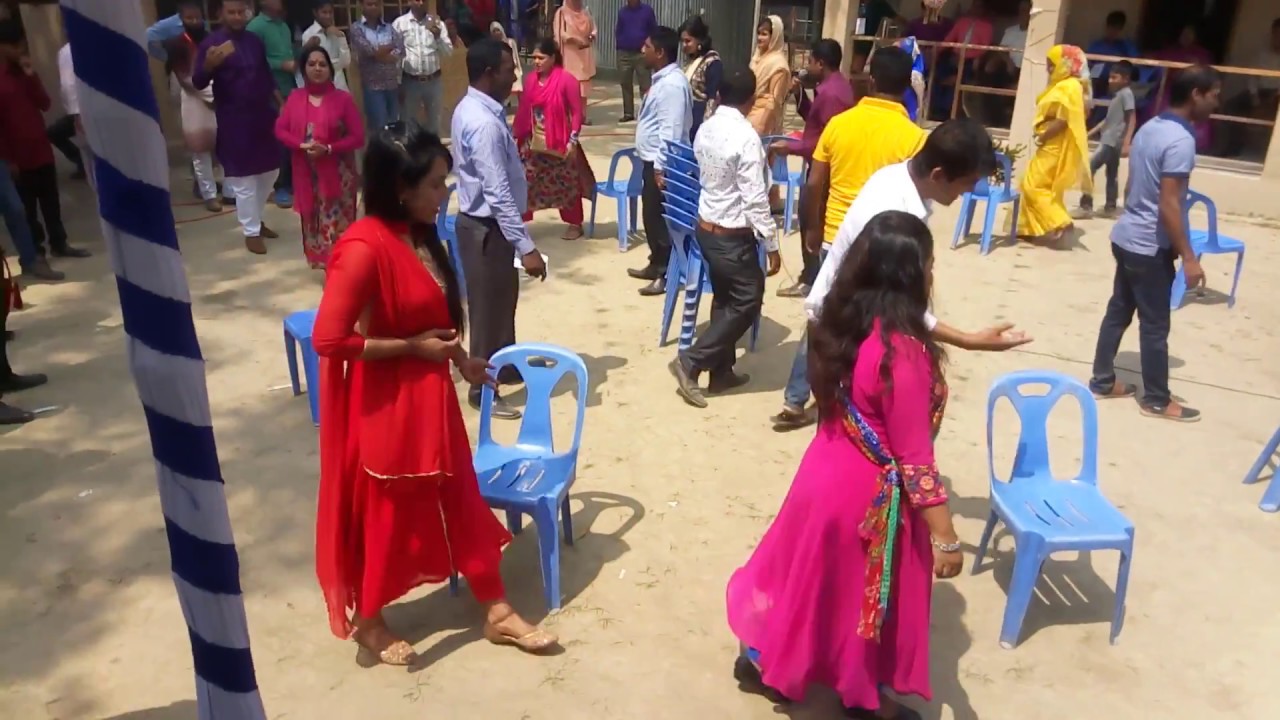 মহিলাদের চেয়ার খেলা চরম মজার হাহাহা latest 2017 Mog village Gajipur