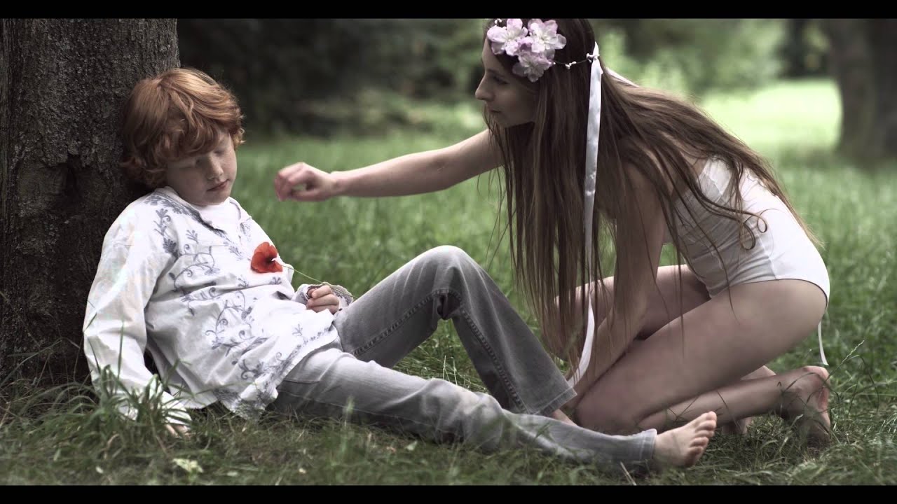 Barbora Mochowa - Rise and Shine (Official Video)