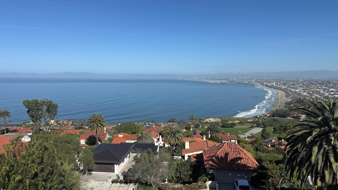 Да, это действительно вид из этого дома! Приятного просмотра!