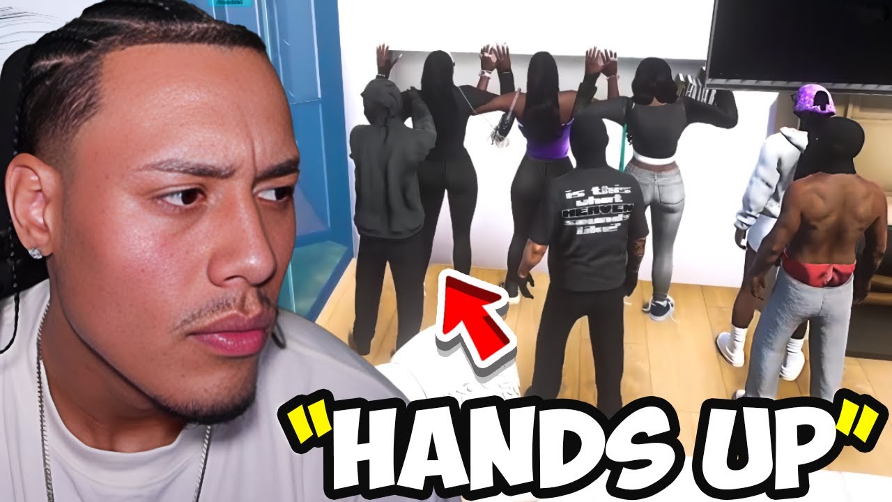I Robbed Her Family's House... 🥷( THE TOWNS RP 🗽)