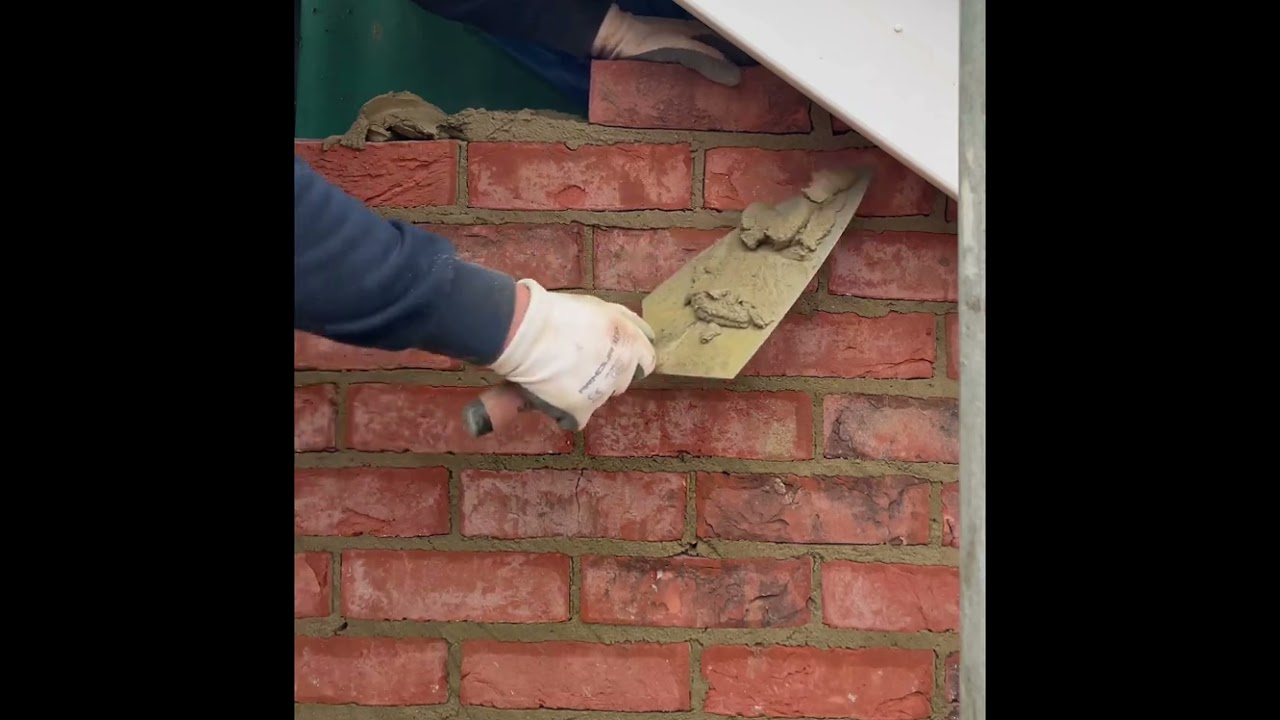 Laying bricks 🧱 on a gable end