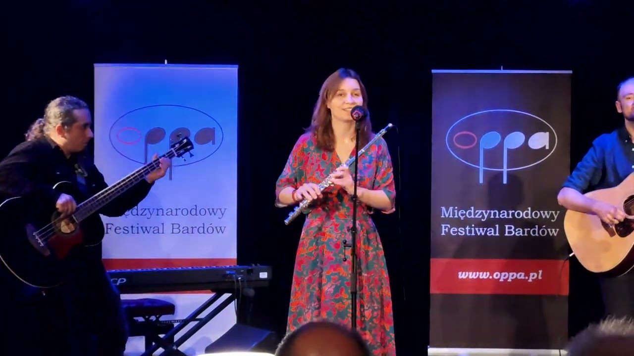 Martyna Rudnicka z zespołem - Drobne