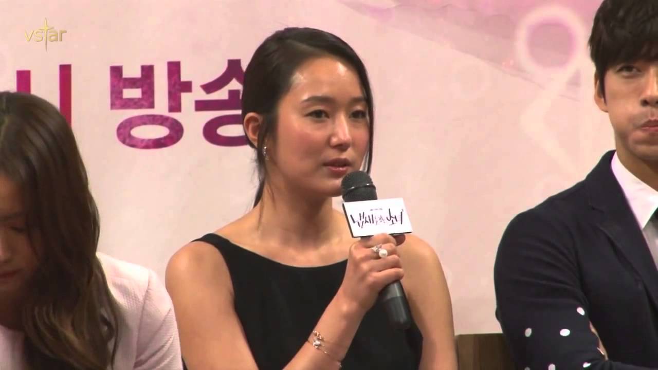 단아한 외모의 윤진서, 반전 뒷태