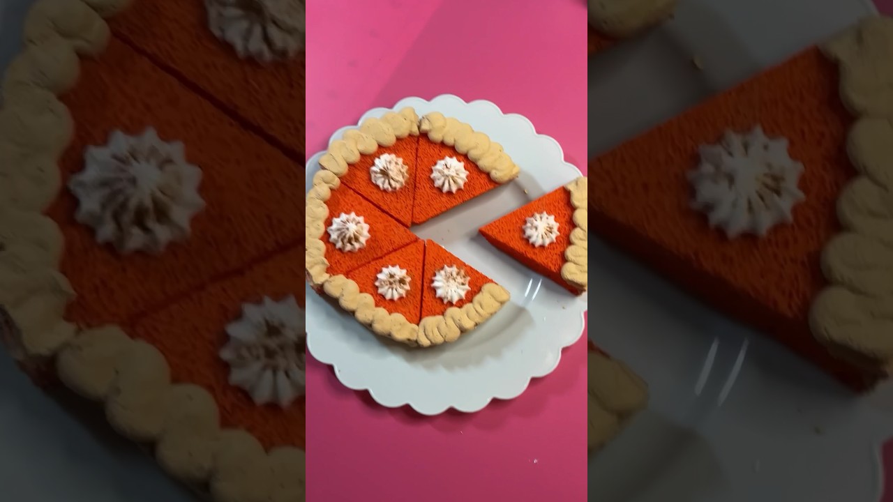 Let&rsquo;s Fake Bake a Sliced Pumpkin Pie with a foam round! #fakebake #pumpkinpie #peepthisyall