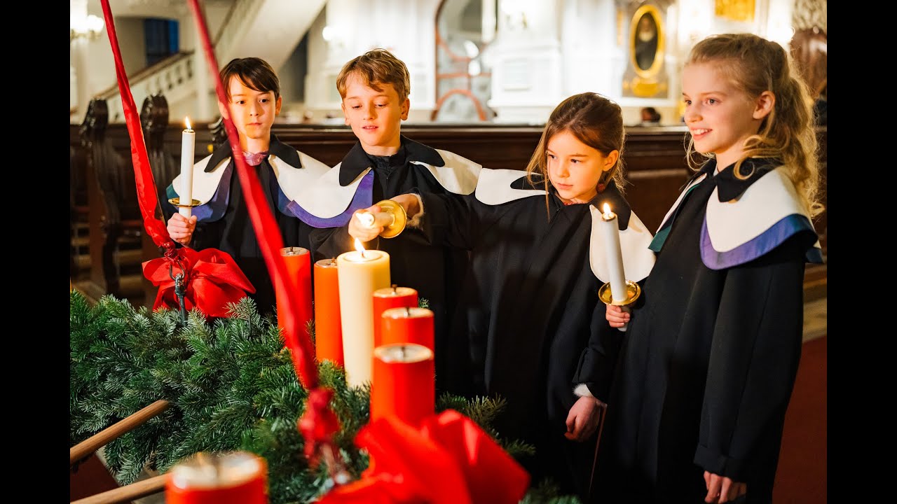Wichernscher Adventskranz im Hamburger Michel