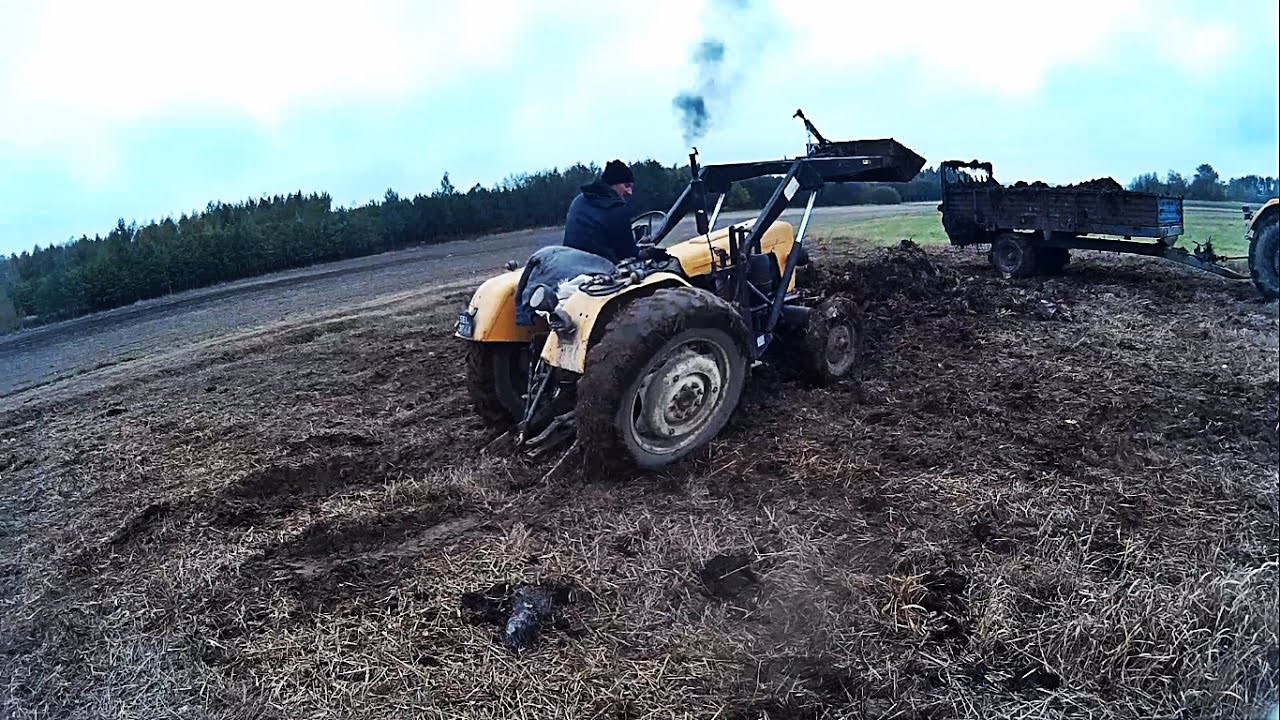 /Urwane tylne koło podczas pracy w c330/ /Ursus c360/