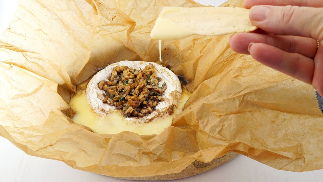 Gebackener Camembert mit Honig Nuss Glasur