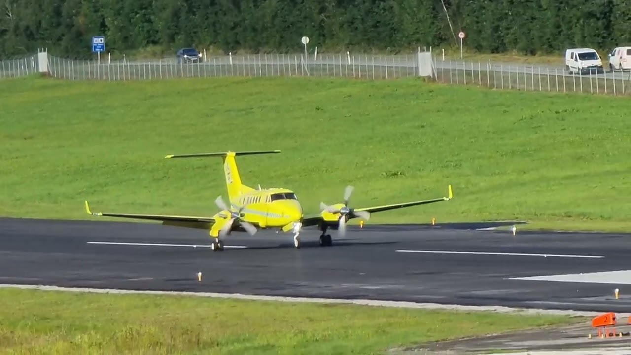 Ambulanse fly lander på Ørsta Volda Lufthavn Hovden