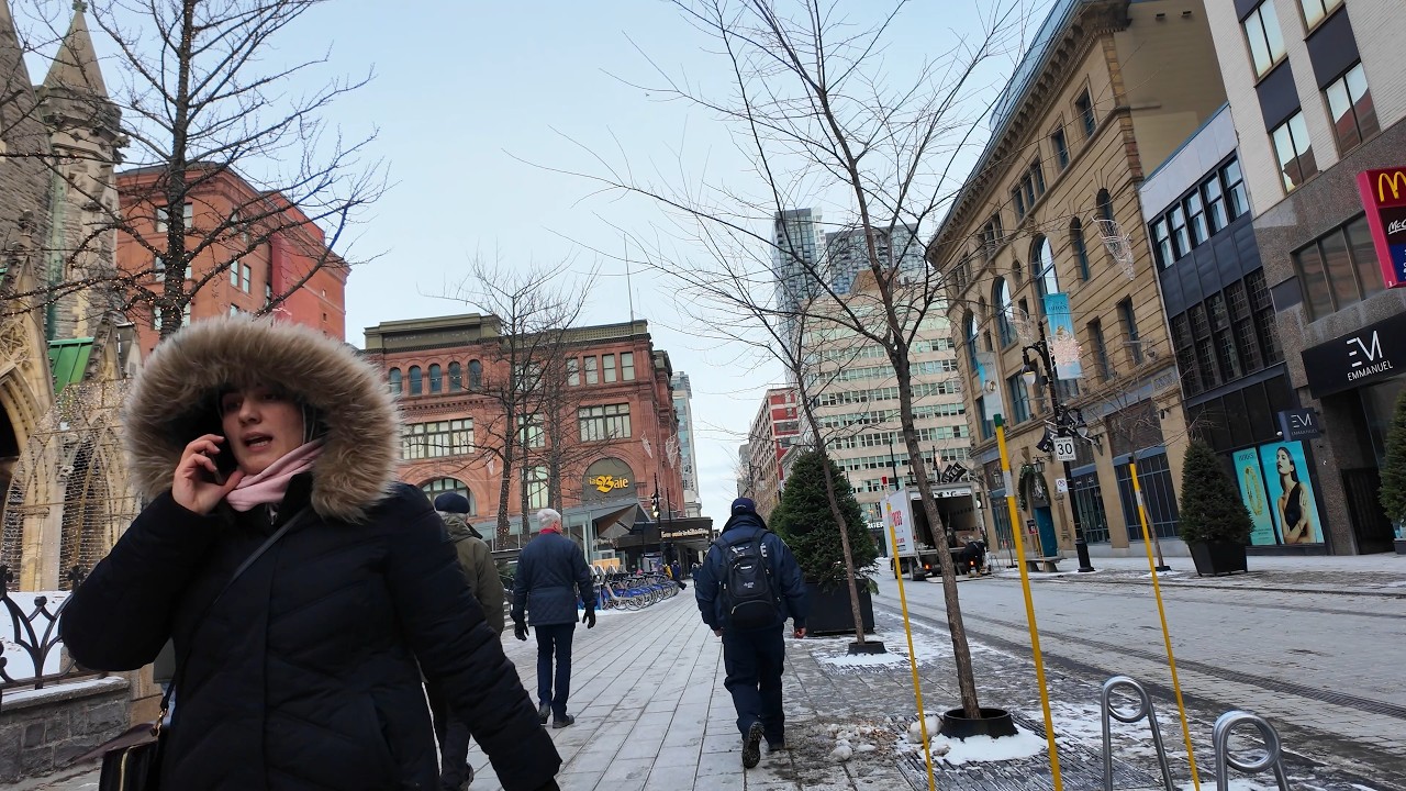 4Kᵁᴴᴰ :: Montréal downtown cold morning walk -19c ❄ :: Rue Sainte-Catherine