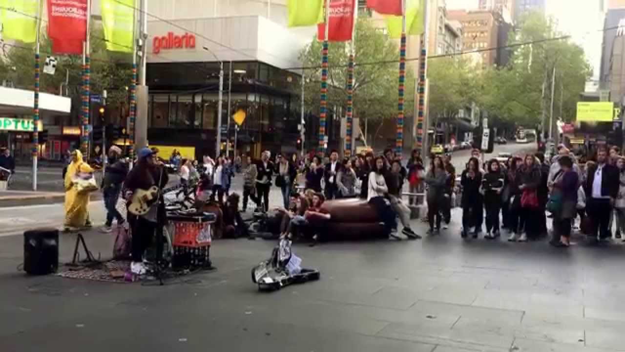 Tash Sultana  - Brain Flower @ Melbourne CBD H&M Gpo Building