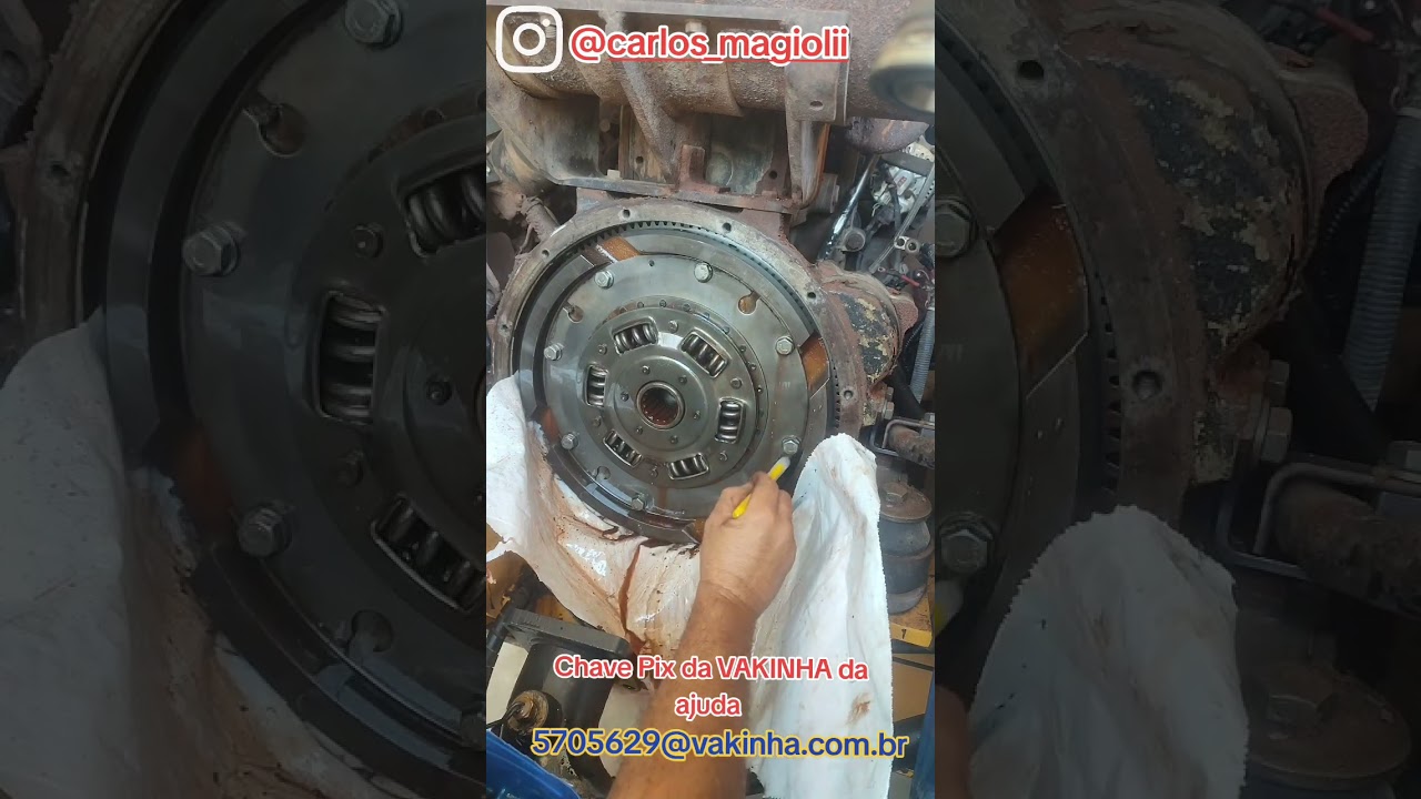 Como limpar o acoplamento de onde fica a bomba hidráulica da komatsu pc160. #dica #kwai #ajuda #agro