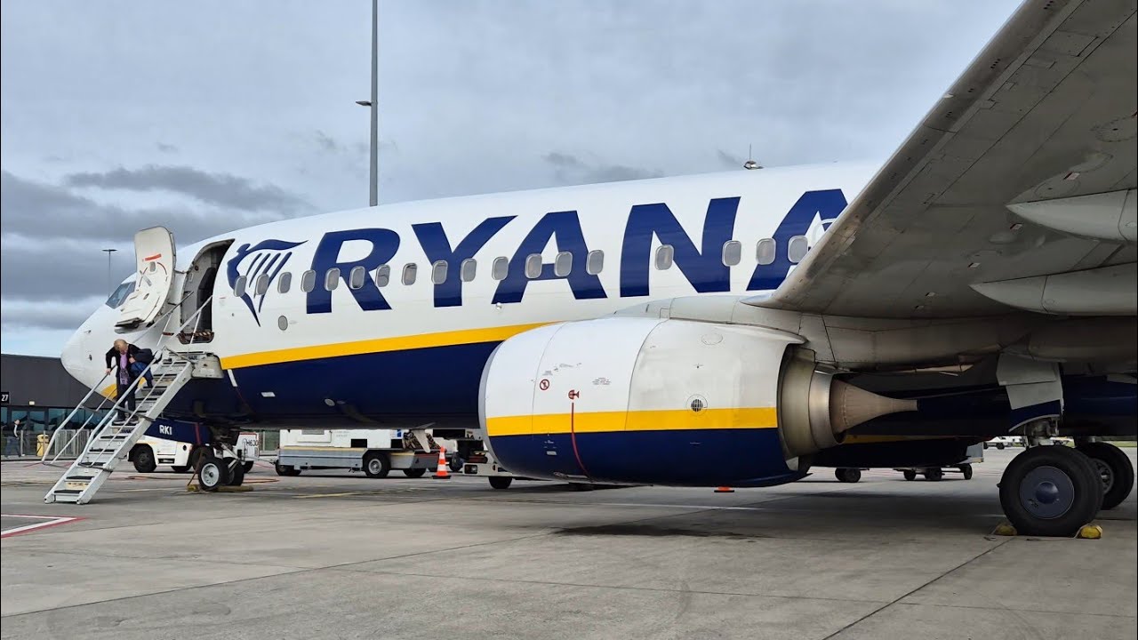 [TRIPREPORT] Bratislava - Brussels Charleroi | Ryanair (Buzz) 737-800