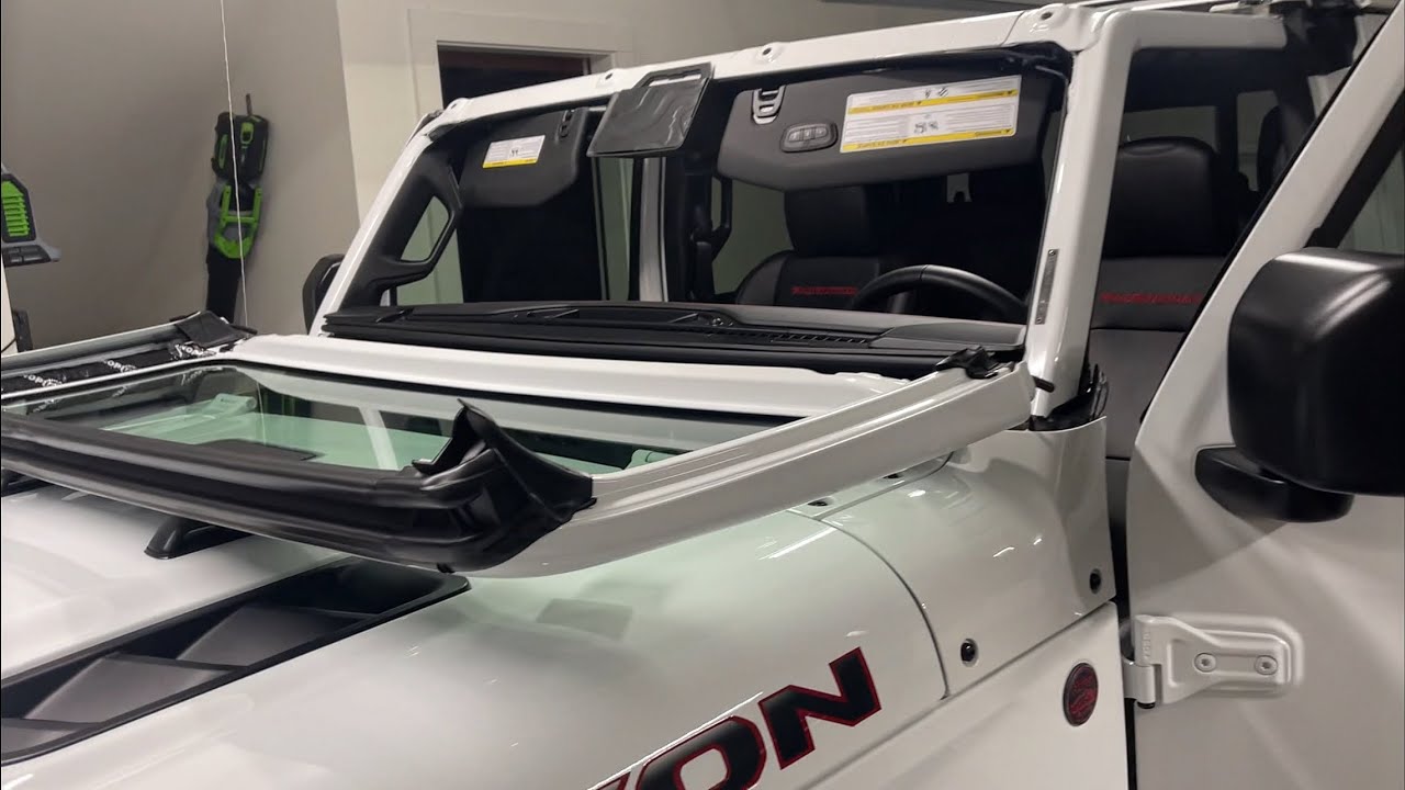 Как сложить лобовое стекло на Jeep Gladiator и установить шумоизоляцию.