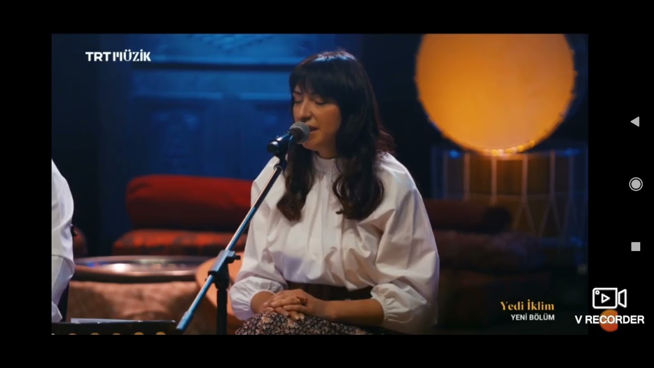 Çayın Öte Yüzünde - Derya Çınar