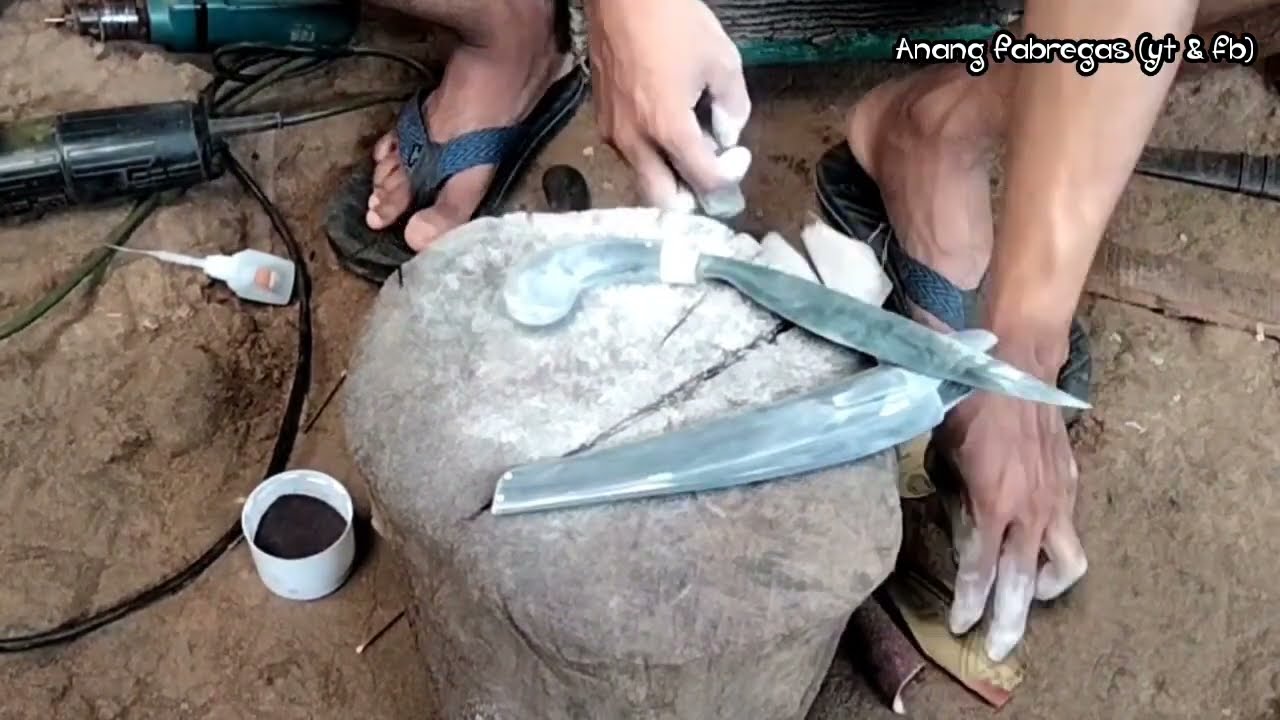 Ide kreatif !! membuat sarung dan gagang pisau khas daerah Sumatra dari tanduk kerbau..