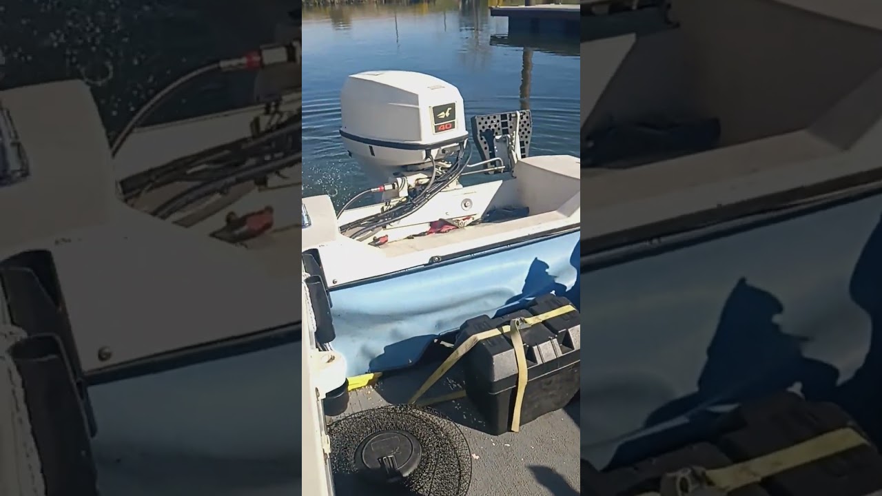 1974 Crestliner boat 14ft with 40hp Johnson go 36mph