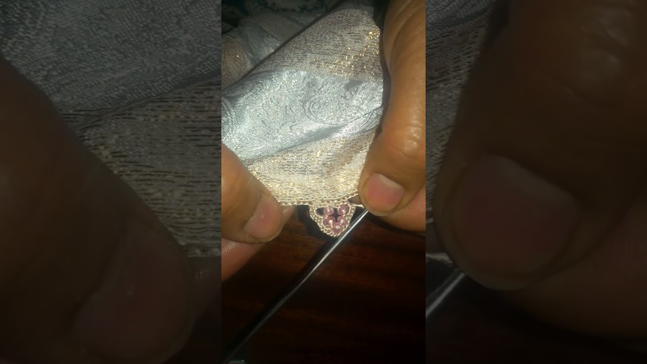 ضرس مخدوم بالكروشي على شكل وردة    غزال. 🤗🤗😘