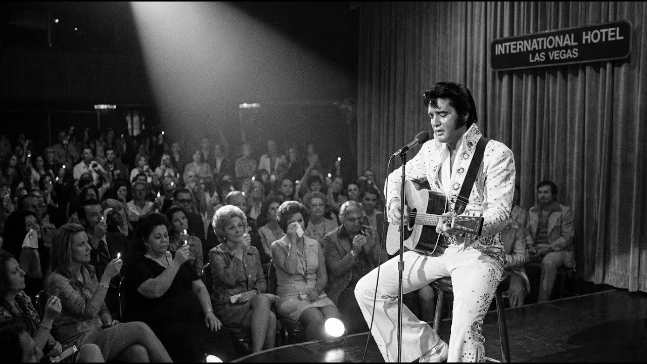 Elvis Stopped 2,000 People's Standing Ovation: 
