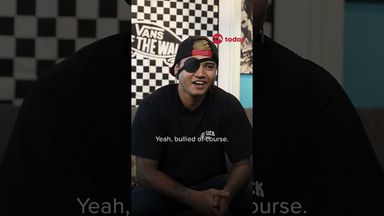 The one-eyed tattoo artist who won't let a rare disease affect his craft