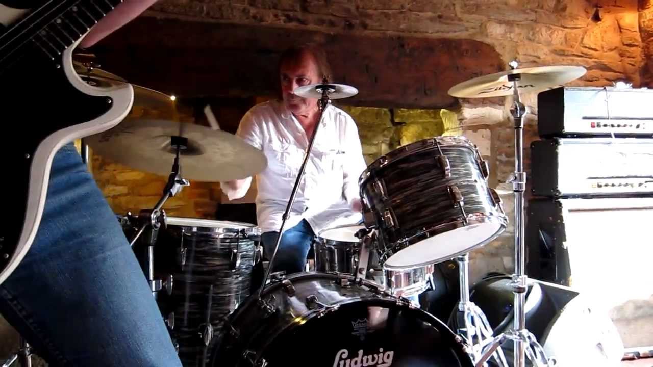 John Coghlan's Quo - in his local