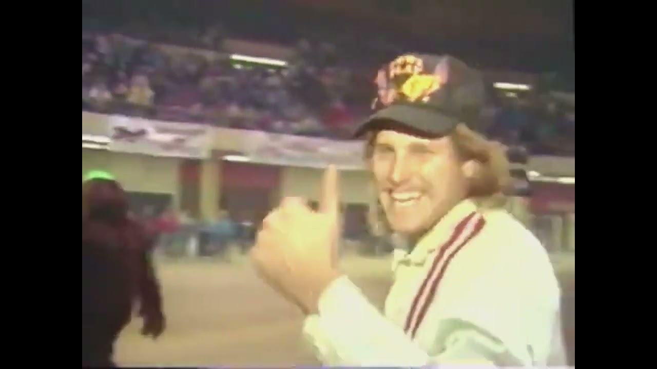 Grave Digger Monster Truck: Best of the Early 90's (Highlights)