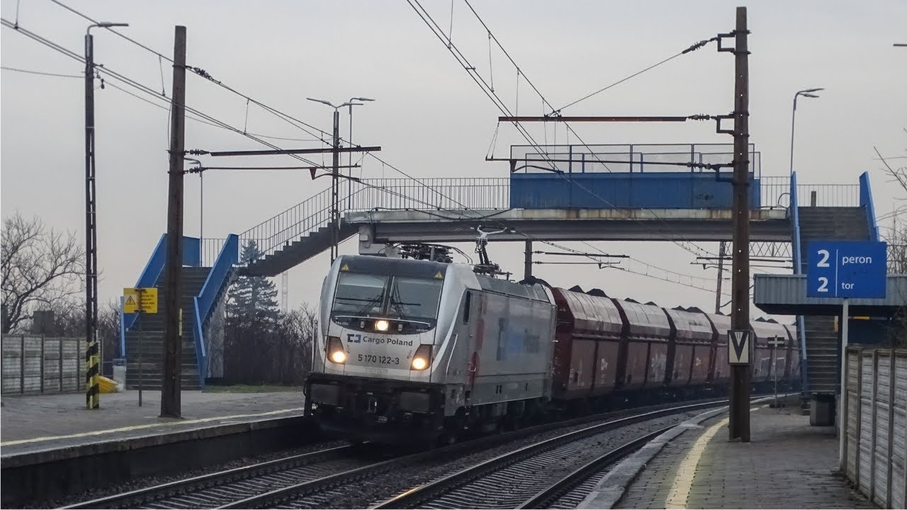 Traxx DC3 ledwo daje radę na lekkim wzniesieniu | 594 004 ČD Cargo Poland z talbotami