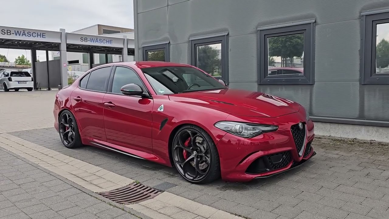 Alfa Romeo Giulia Quadrifoglio Rosso Competizione