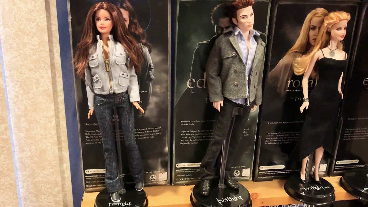 Twilight Barbie dolls. Eclipse, breaking down.