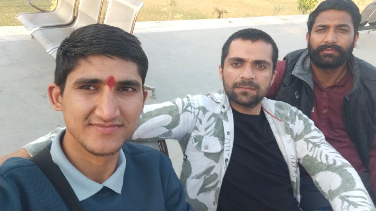 Aaj gaon se aye mera do namune dost Aur sath mei ranji team ki winning celebration ki jhalak thodi